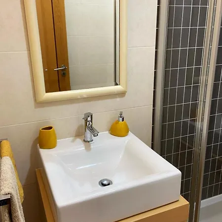 Maura's House Silveira (Lisbon)